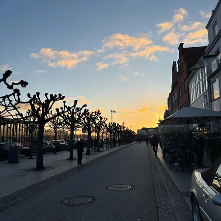 Apartment Kaiserperle Mit Balkon Direkt Am Lubeck